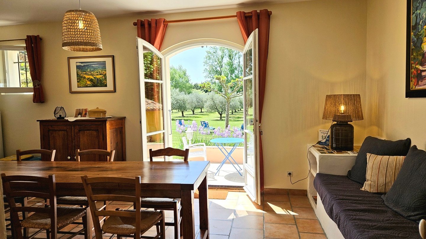 salle à manger de nos chambres d'hôtes la ramade à tulette