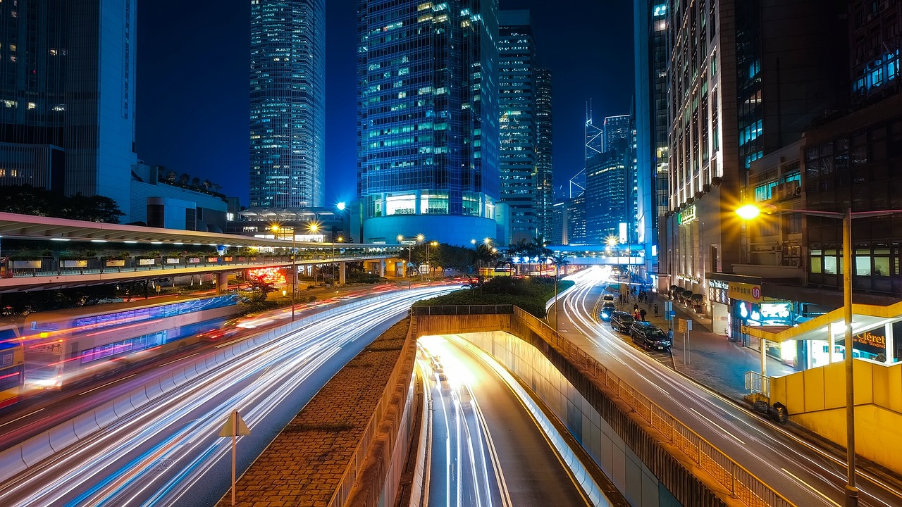 The Beauty of City Lights: Mastering Slow Shutter Photography at Night for Stunning Urban Shots