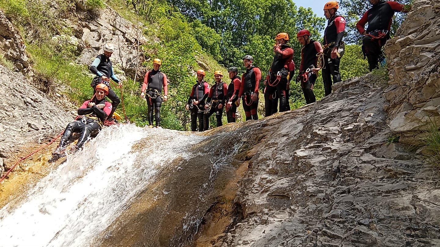 toboggan au ludique et aquatique canyon de Rabou, vers Gap et le Buech