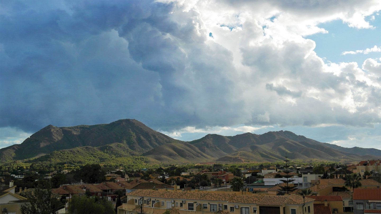 Mount Roldán rises a few kilometers from the center of Cartagena. It's the perfect setting for hikin