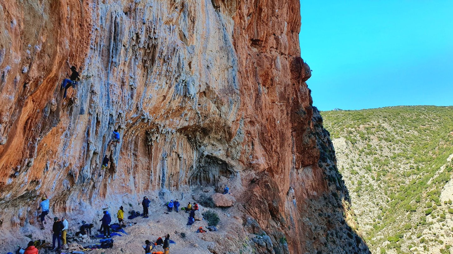 Le superbe secteur d'escalade de Mars à Léonidio