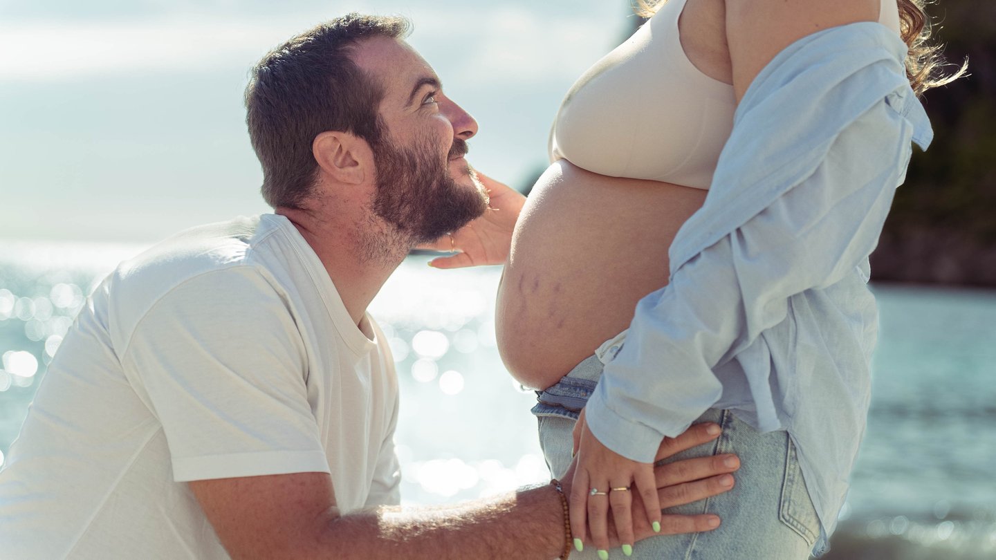 Photographe grossesse Toulon dans le Var et en PACA