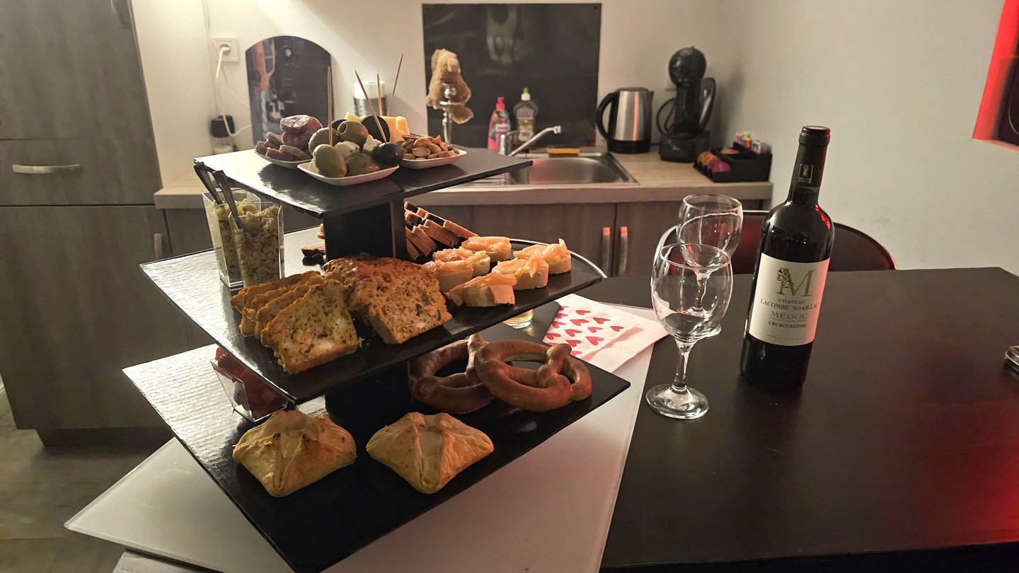 Gîte de luxe avec spa et sauna à Strasbourg - Hôtes et Demeures - Apéritif Dinatoire