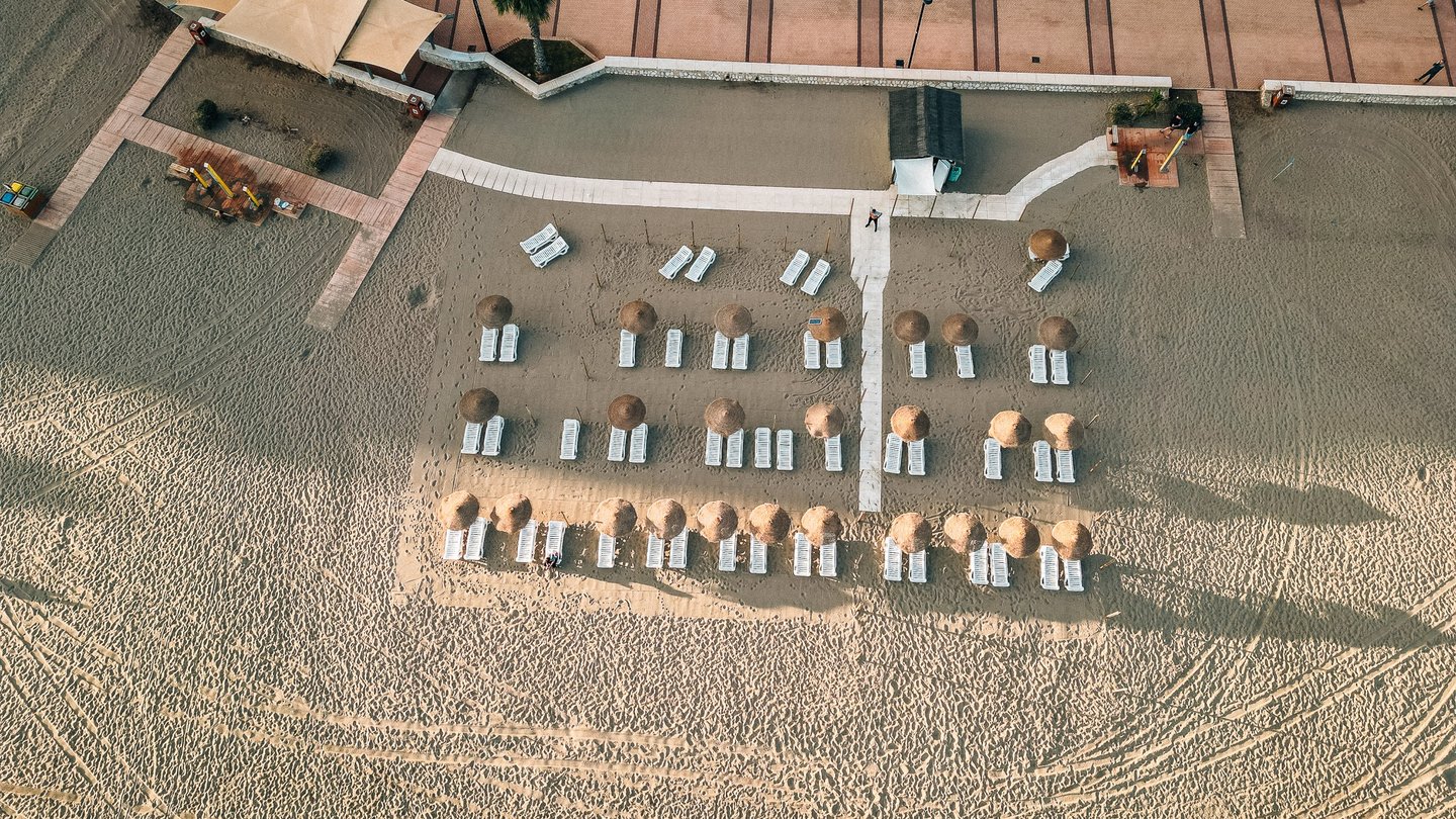 Luftaufnahme Drohnenbild Fuengirola Strand in Malaga