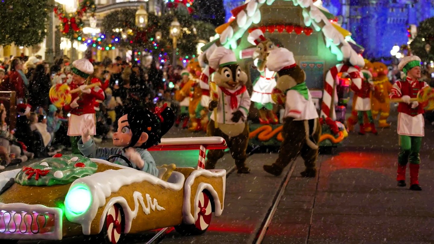 Mickey’s Once Upon a Christmastime Parade (Magic Kingdom)