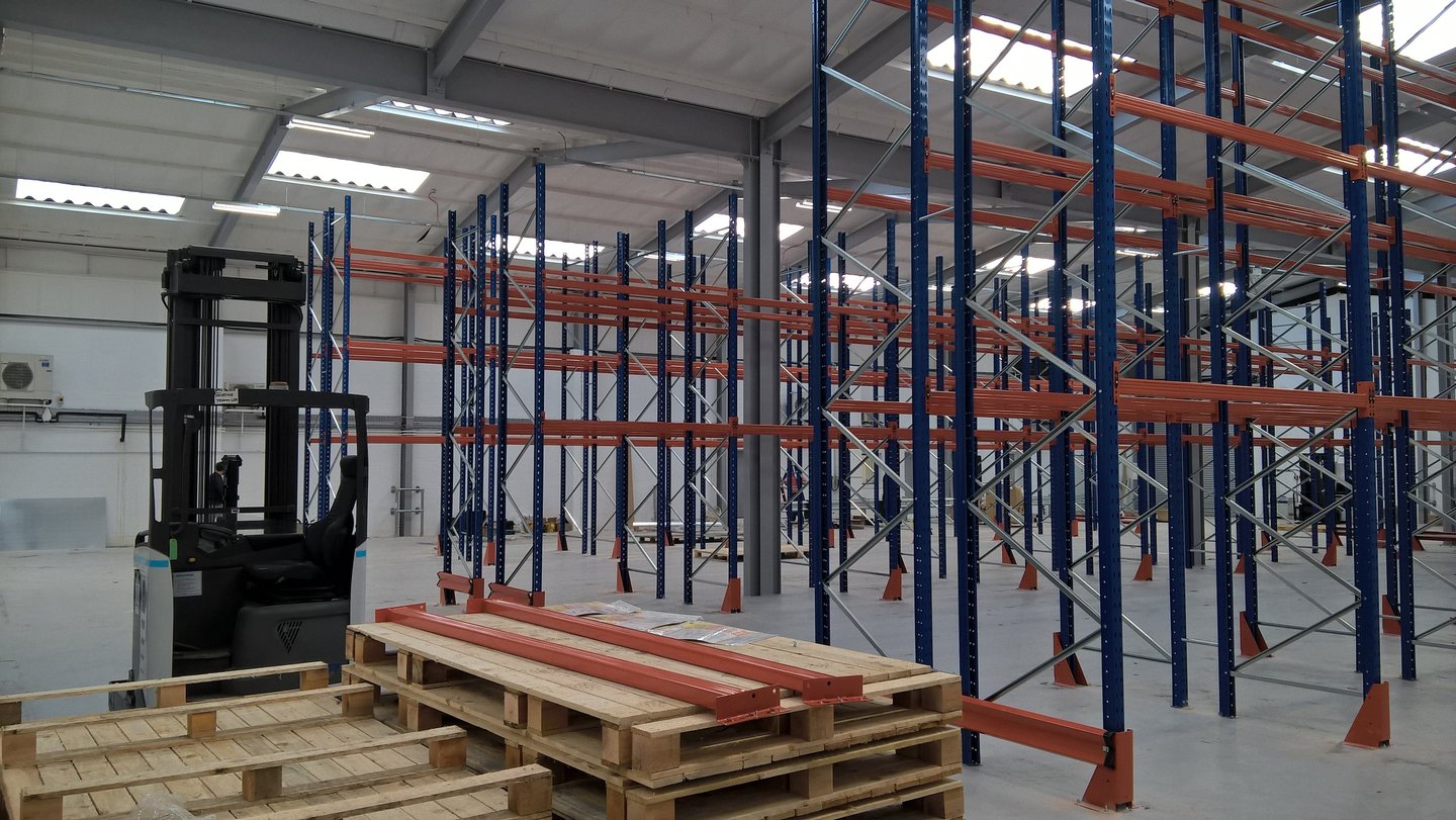 warehouse pallet racking