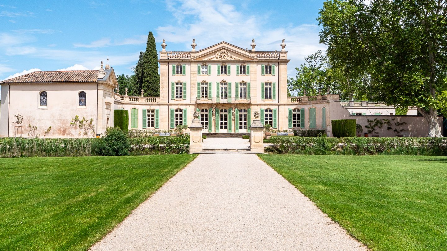Credit Photo: FABIEN CASTILLO / https://www.chateaudetourreau.com/en/chateau-rental-provence/