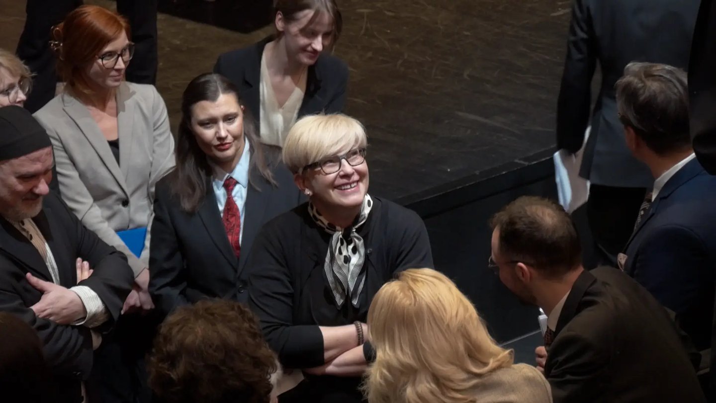 Ministrė pirmininkė Ingrida Šimonytė žiūri spektaklį "3/11 gyvai"