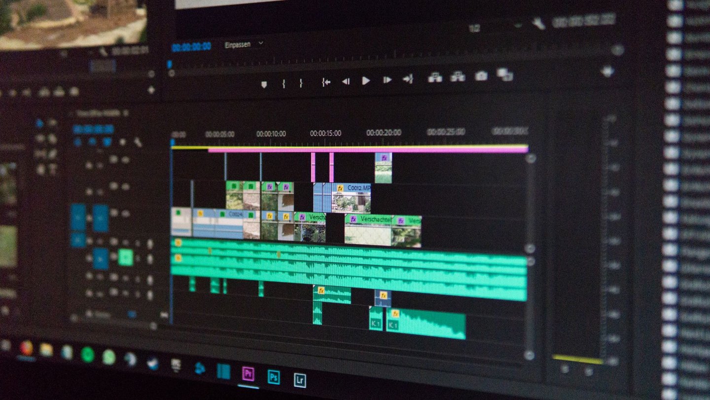 Image d'écran en cours de montage de video d'entreprise