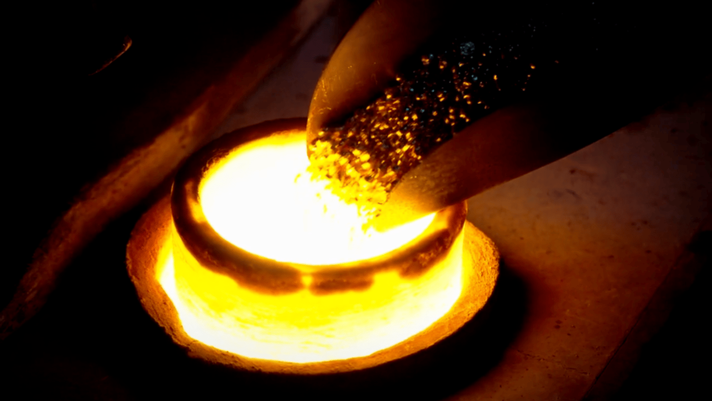 Do ouro bruto para o líquido