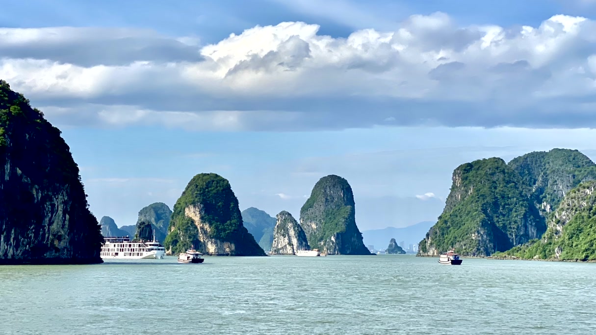 Ha Long Bay