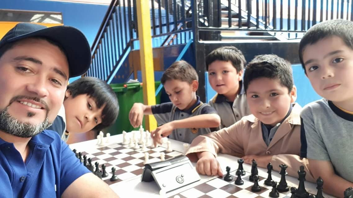 Clase de Ajedrez en el Colegio Caminito de San Bernardo