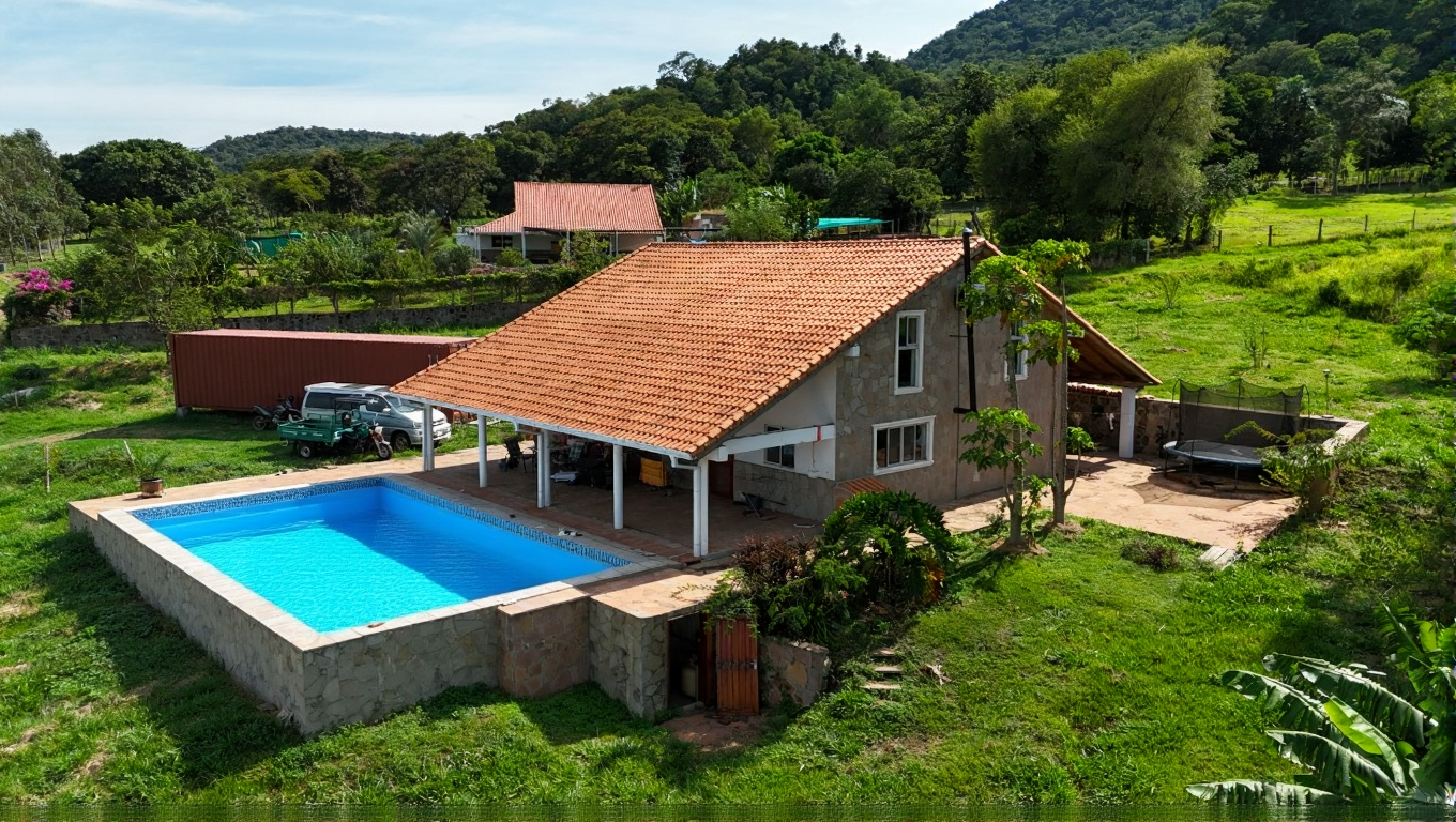Möbliertes 160 m² Wohnhaus mit Pool auf 3.600 m² in Itati bei Colonia Independencia, Paraguay