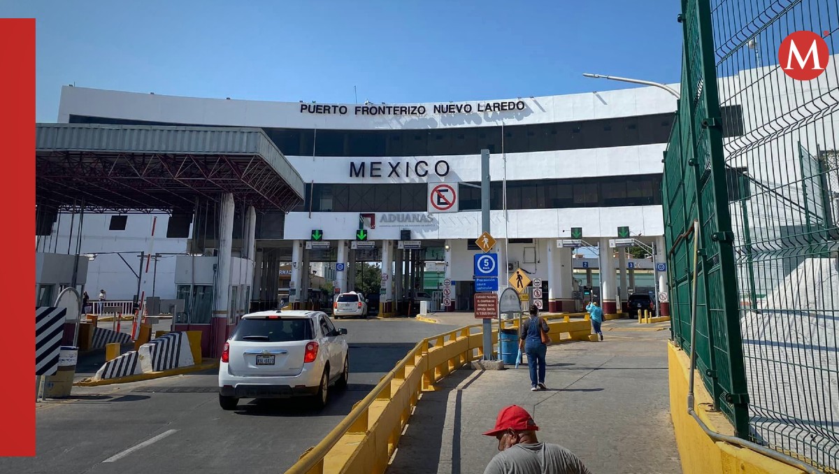 Car crossing border into Mexico at international bridge