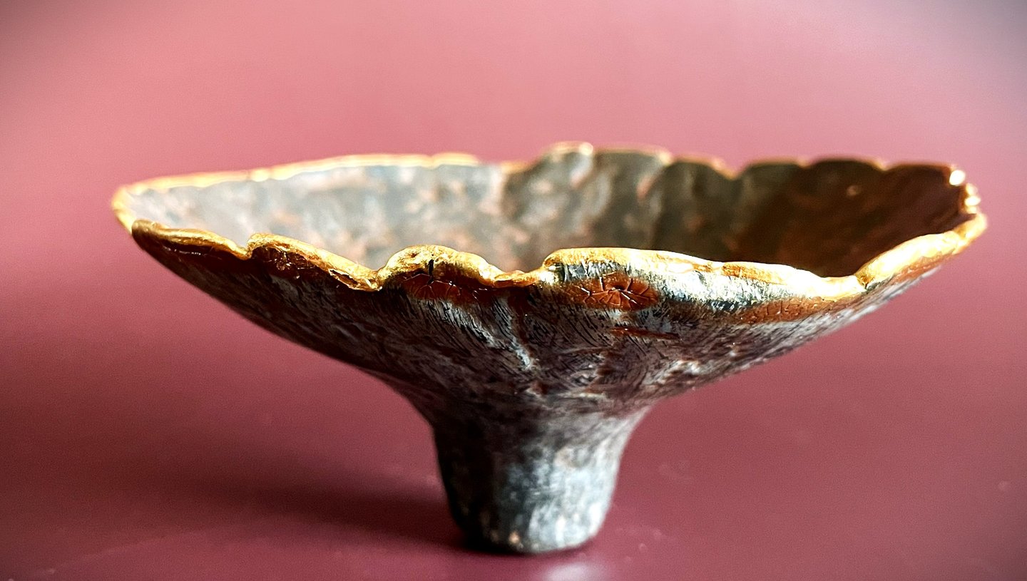 coupe forme corail ou champignon terres de papier en argile végétale coupe à pied