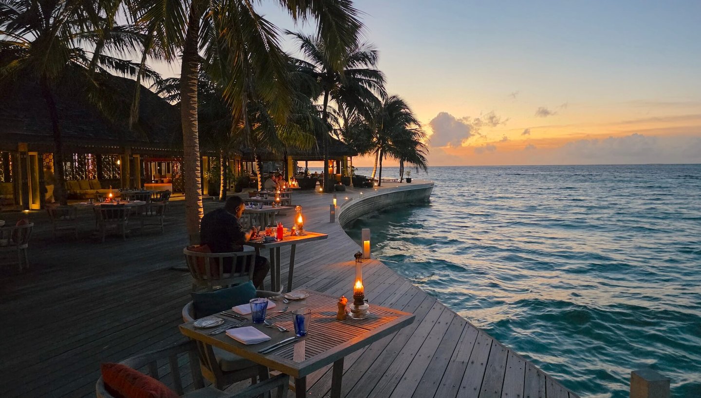Hurawalhi Maldives canneli restaurant sunset
