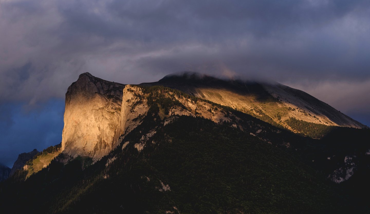 Belle lumière sur les Grand et Petit Chamousset (Lus-la-Croix-Haute)