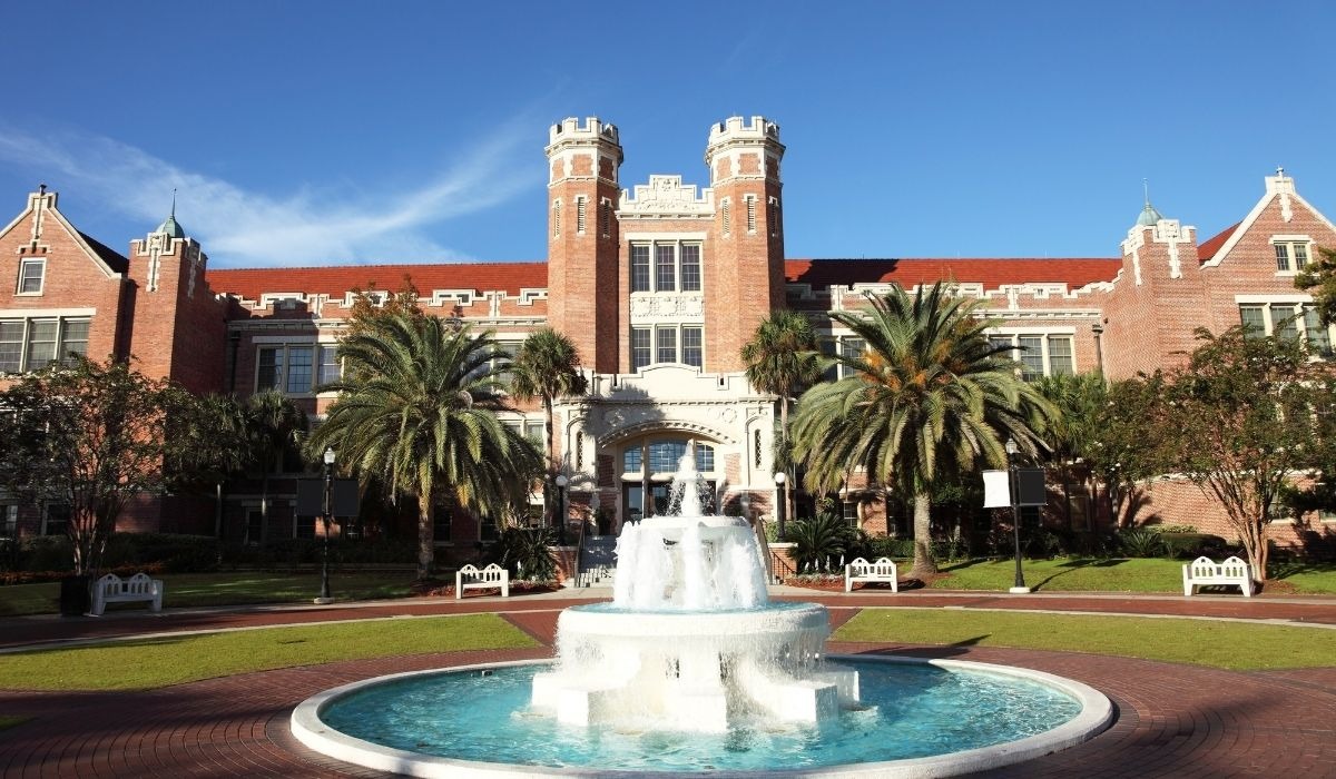 university of florida front with fountain