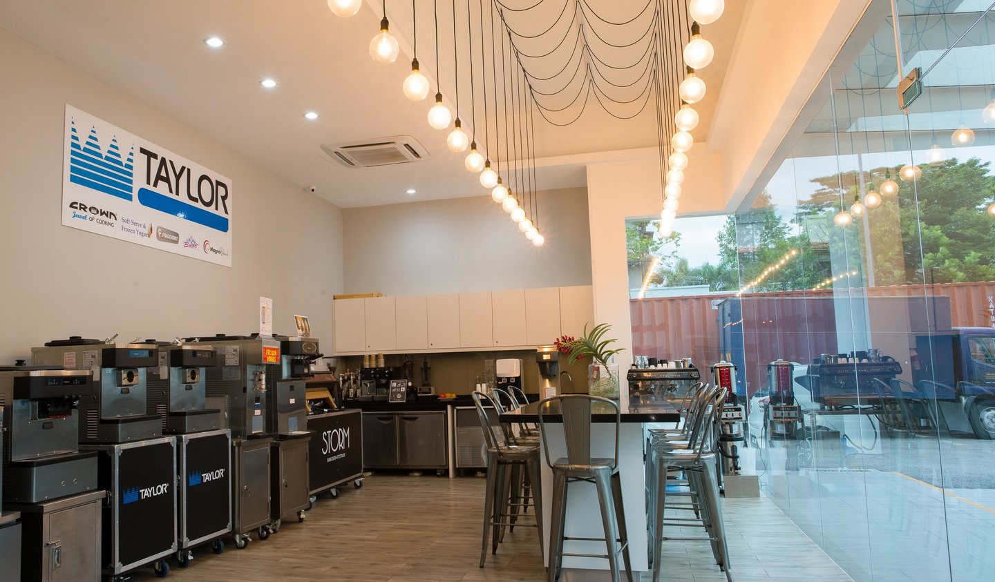 Examas Jaya Showroom