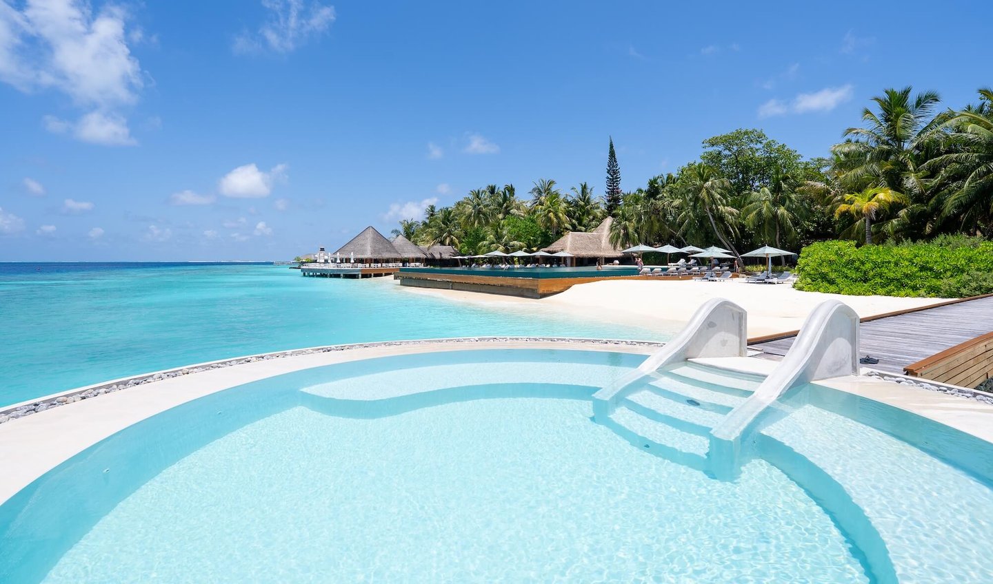 Huvefen Fushi Maldives salt pool