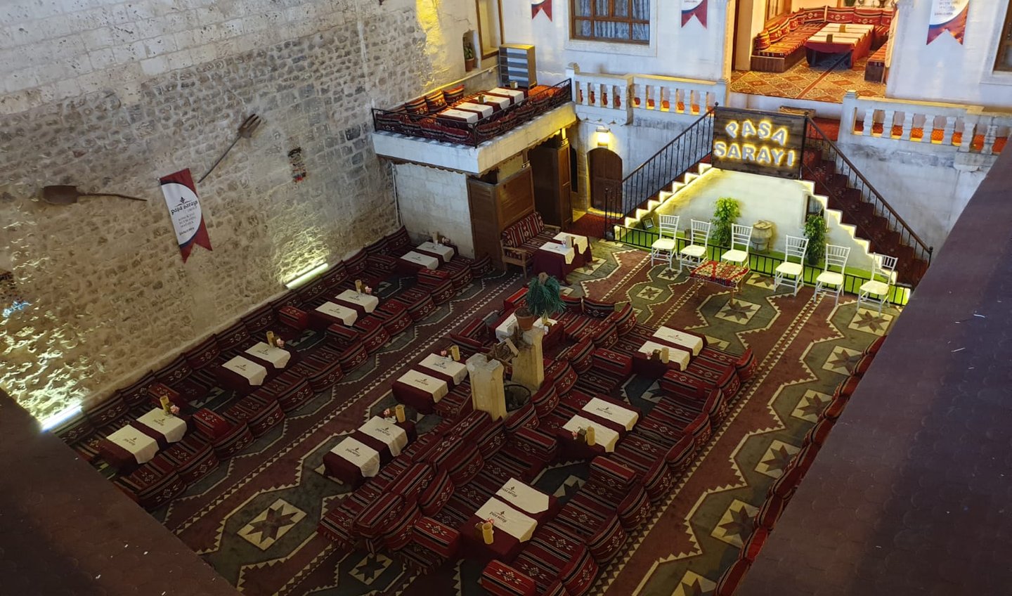 Paşa Sarayı Sıra Gecesi