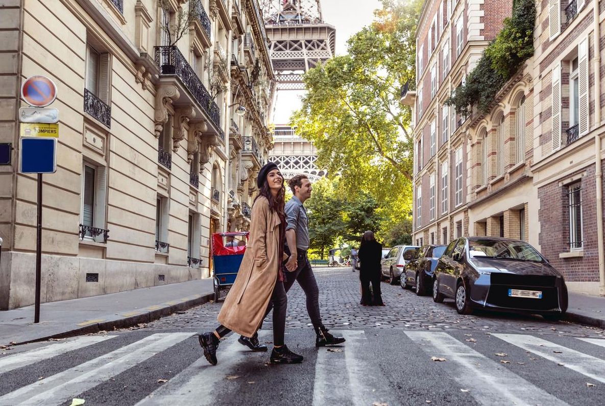 Precautions While Walking On The Streets During Travel