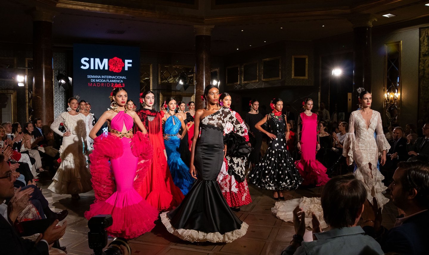 SIMOF Madrid 2023: Una Exquisita Confluencia de Tradición y Vanguardia en la Moda Flamenca