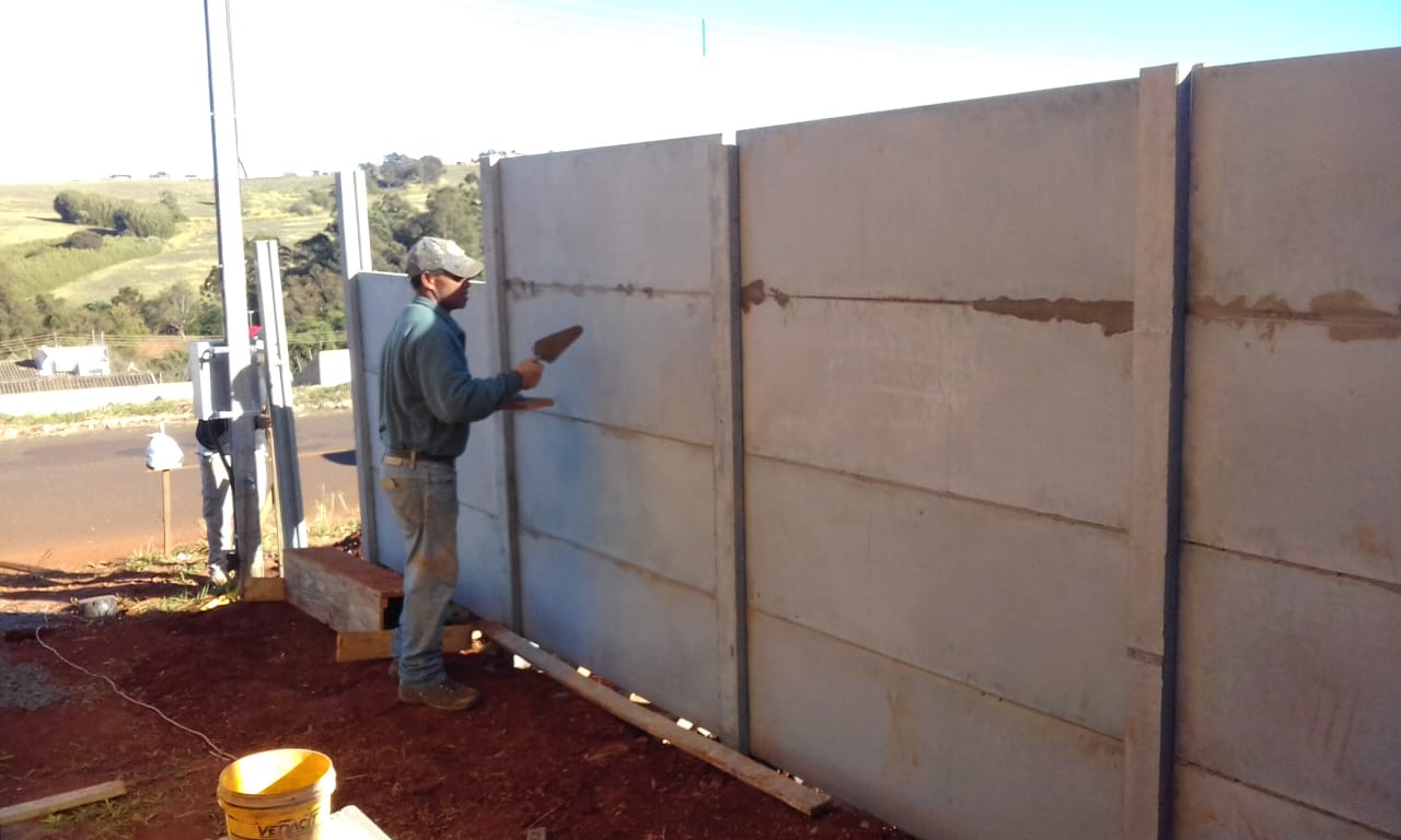 execucao-de-muro-pre-moldado-construcao-de-muro-pre-moldado