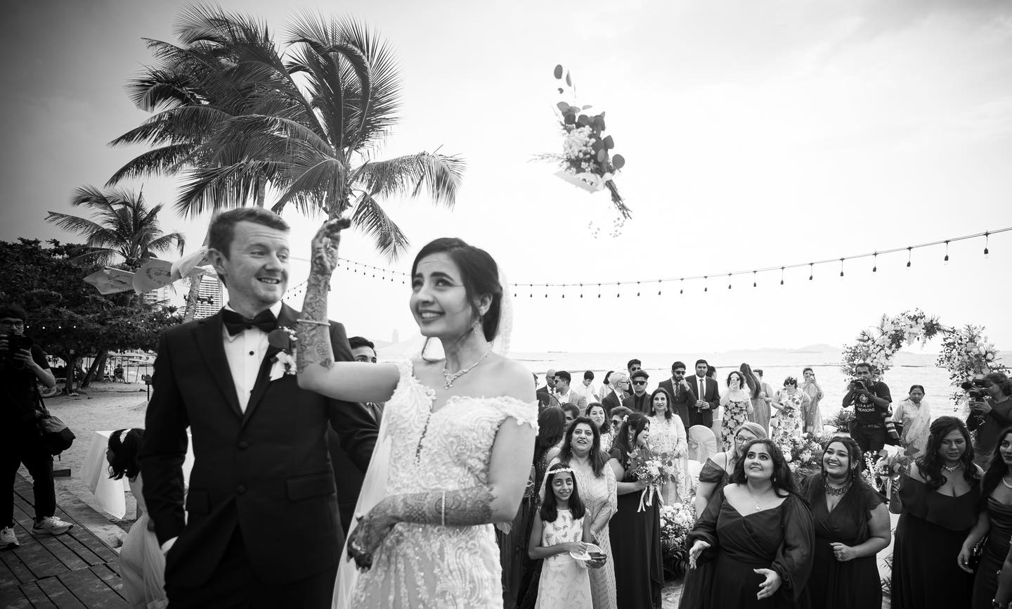 UK wedding photographer captures couple’s first dance at historic London venue.