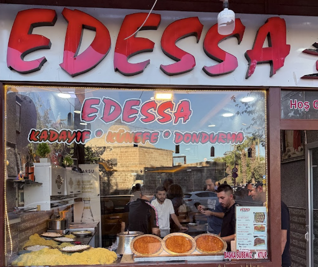 Urfa'da Tatlı Nered Yenir? | Edessa Künefe Salonu