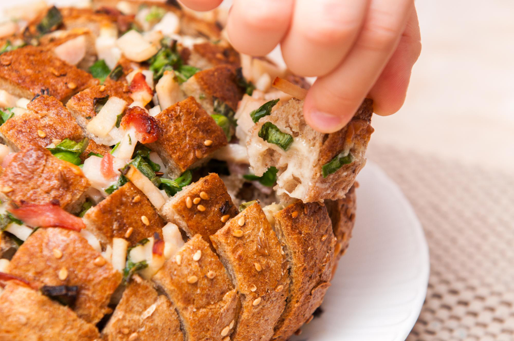 Pâté Gaumais — croûte feuilletée garnie de viande de porc et veau, cuit au four.