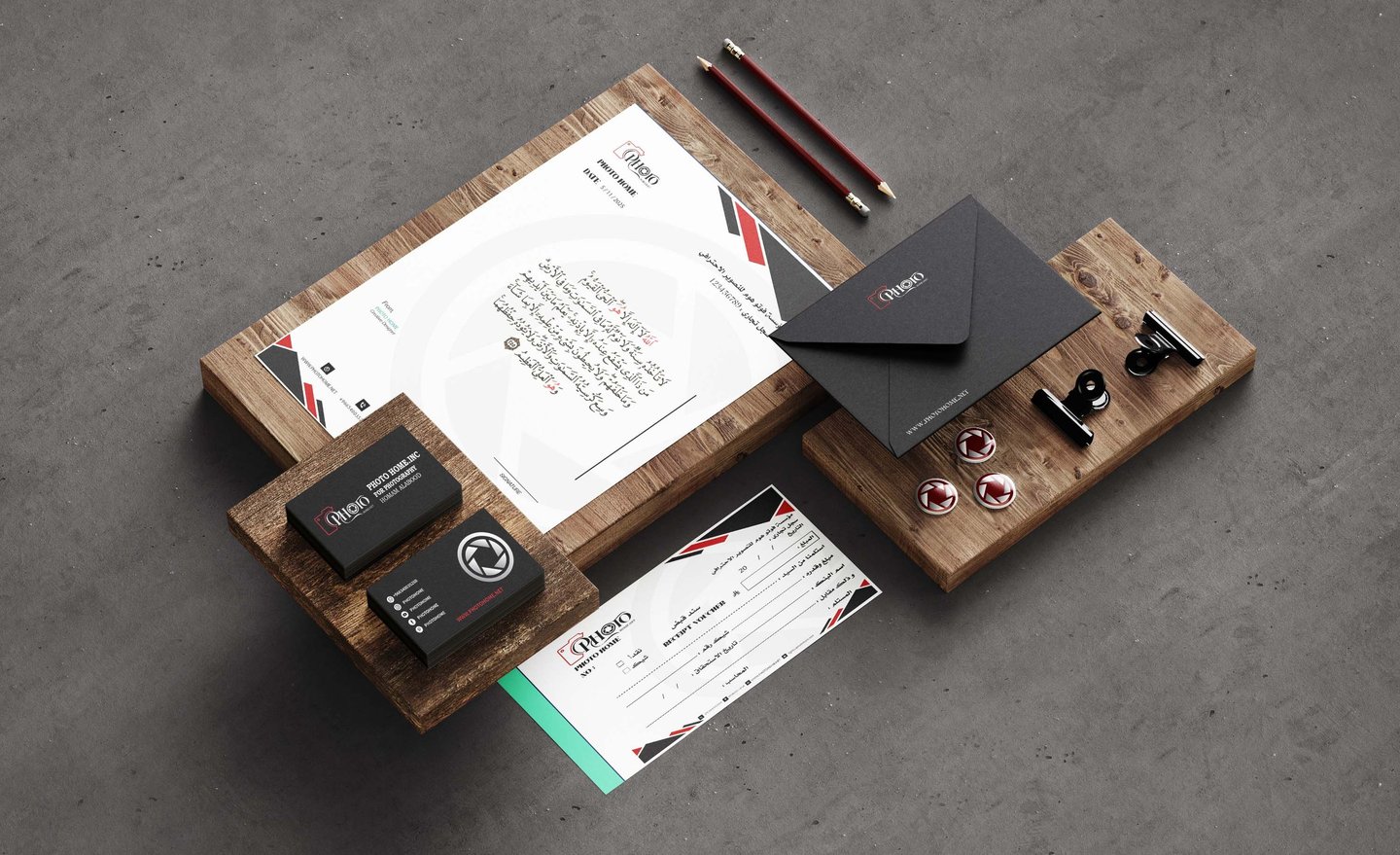 تصميم هوية بصرية كاملة وعصرية لشركة خدمات تصوير فوتوغرافي في السعودية، تعرض كروت عمل احترافية، ورق م