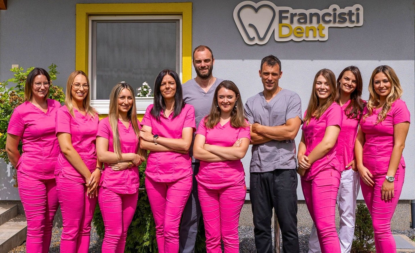 Tím francisti dent kisač zuby do srbska