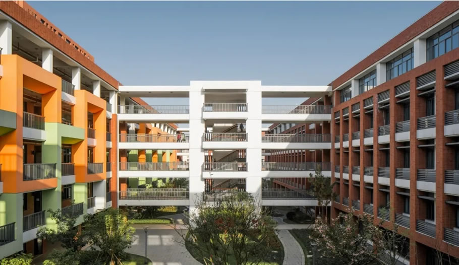 imagem ilustrativa de uma faculdade de Educação financeira.