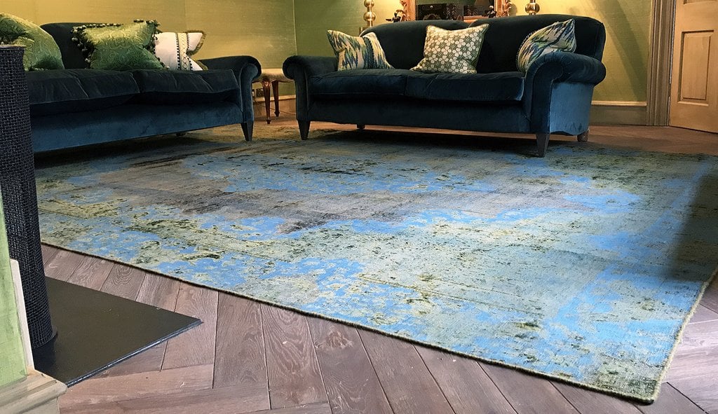 HANDMADE ANTIQUE AND VINTAGE PERSIAN CARPETS - Artisan Carpets