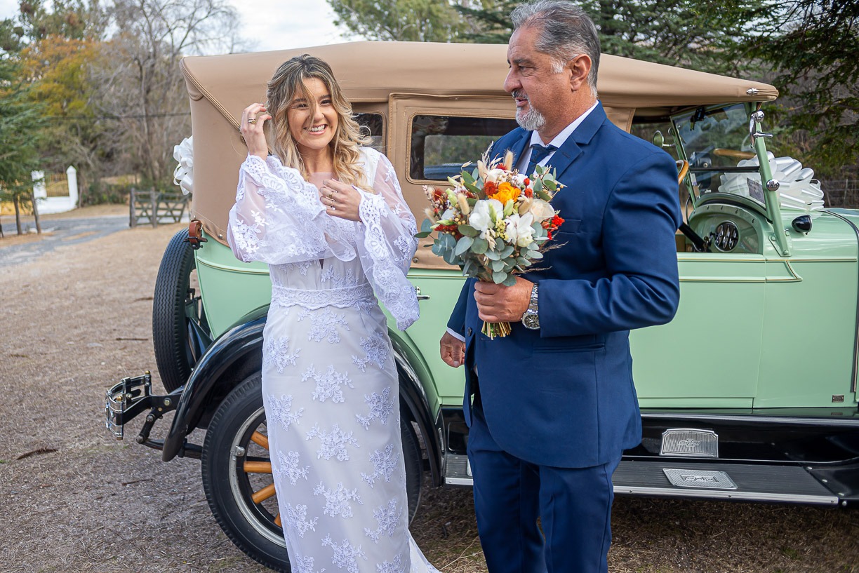 Novia llegando a la iglesia