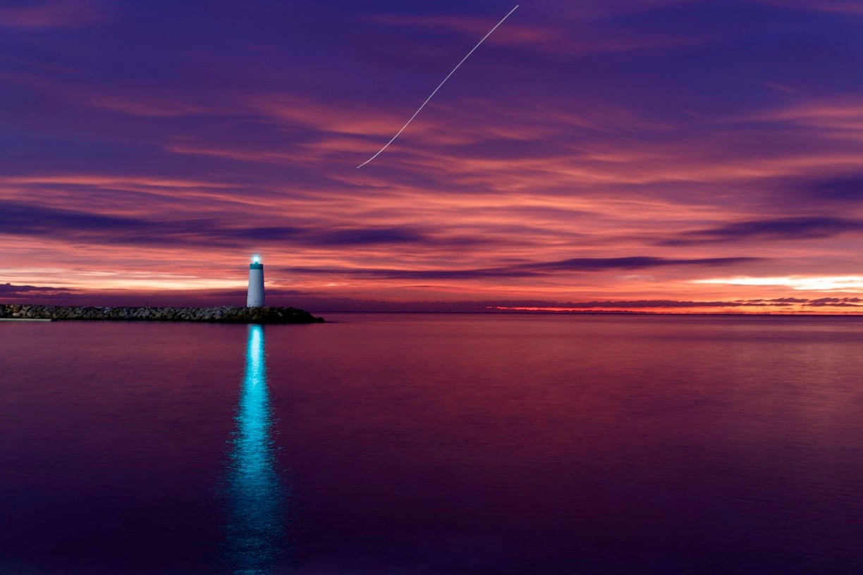 Le phare de Villeneuve-Loubet au crépuscule