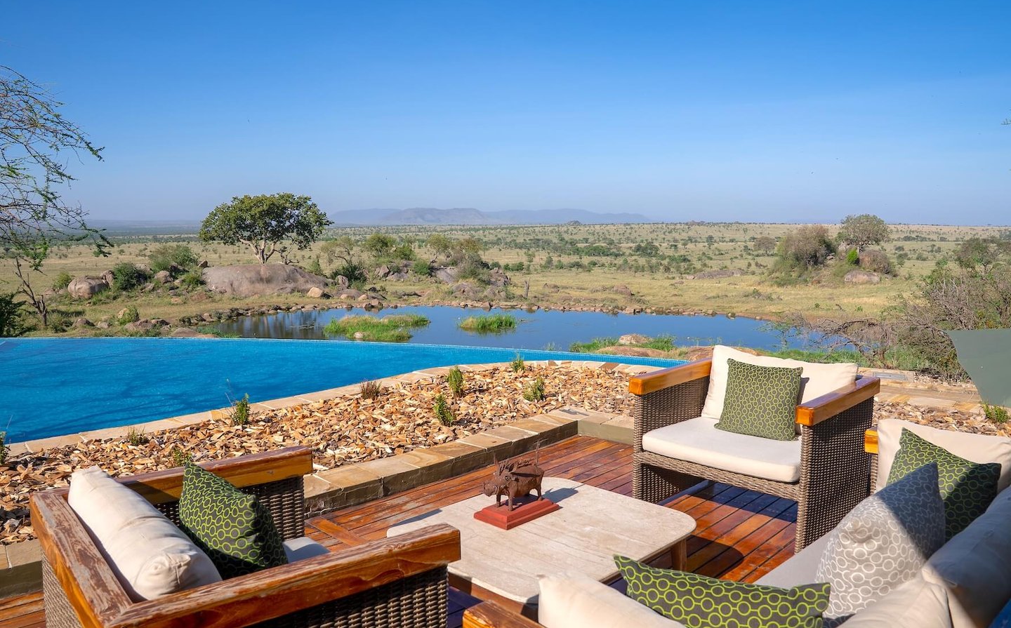 Four Seasons Serengeti pool