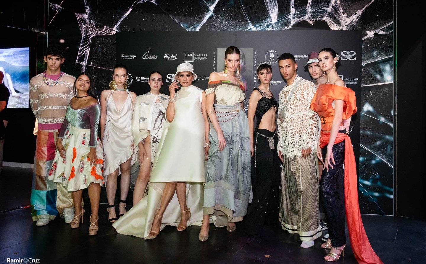 Janio Renwick: Un Viaje a Través del Tiempo en Lart Singular