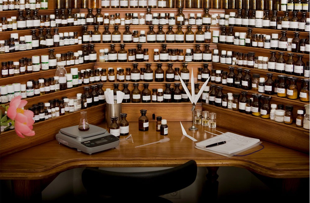 laboratoire de creation de parfums de luxe par iSABELLE BURDEL