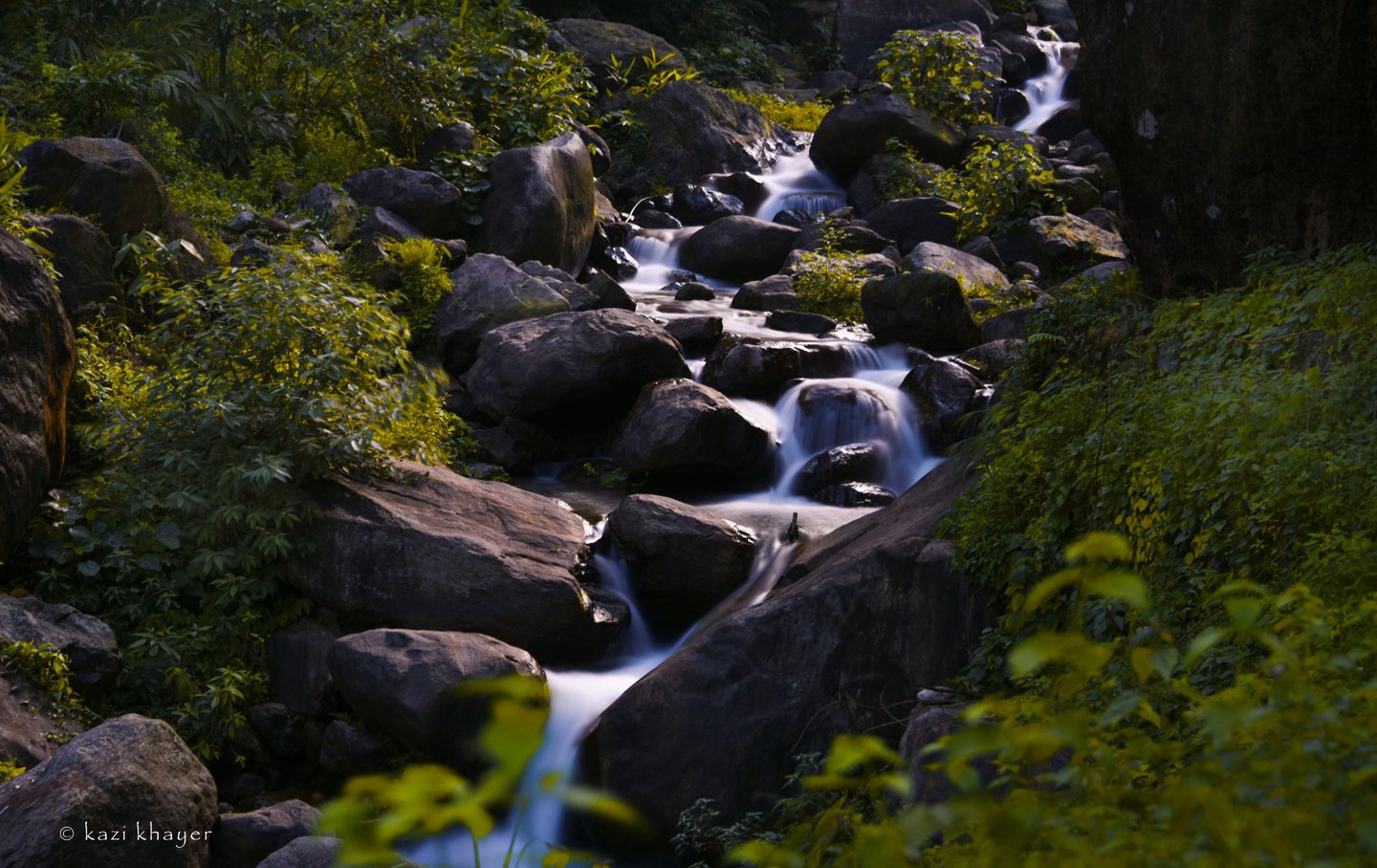 A stunning picture of a rivulet in long exposure.