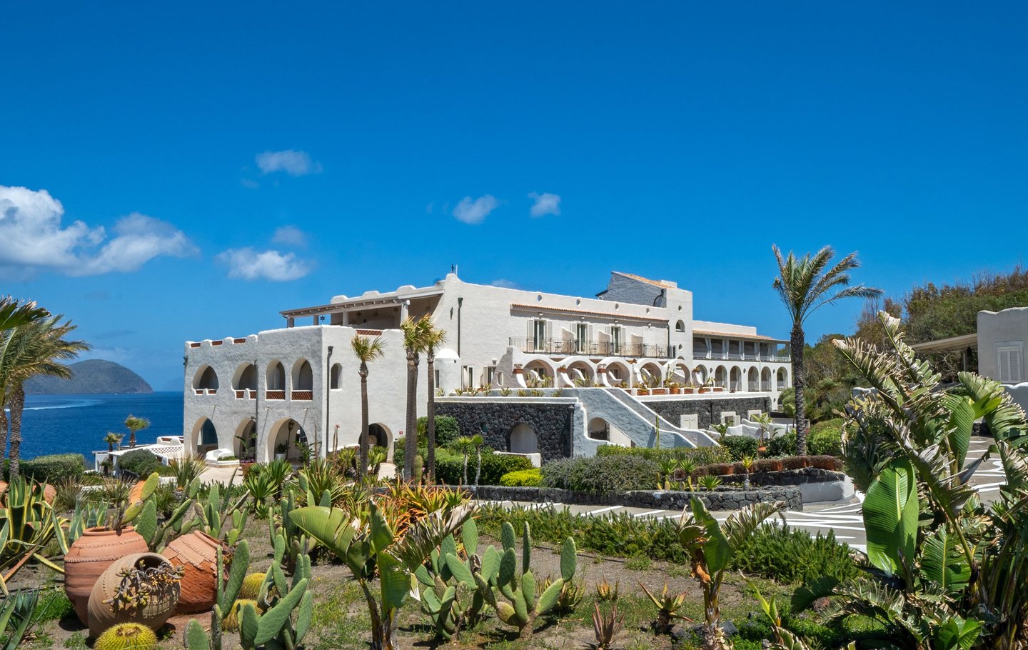 Therasia Resort Sea & Spa (Localita' Vulcanello, Vulcano, Lipari, ME, 98050)