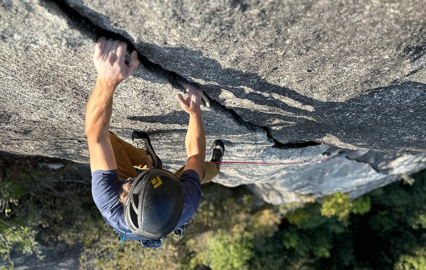 Crack Climbing on Kundalini. Val di Mello - Italy