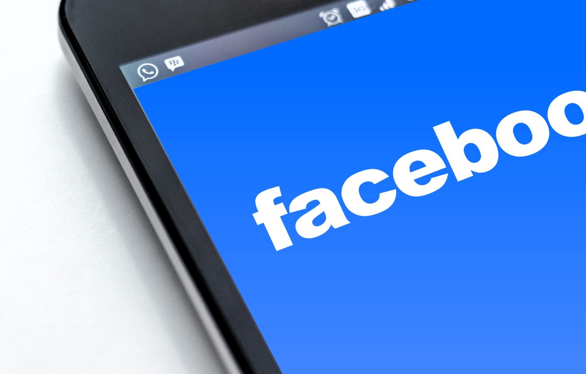 Facebook on mobile phone