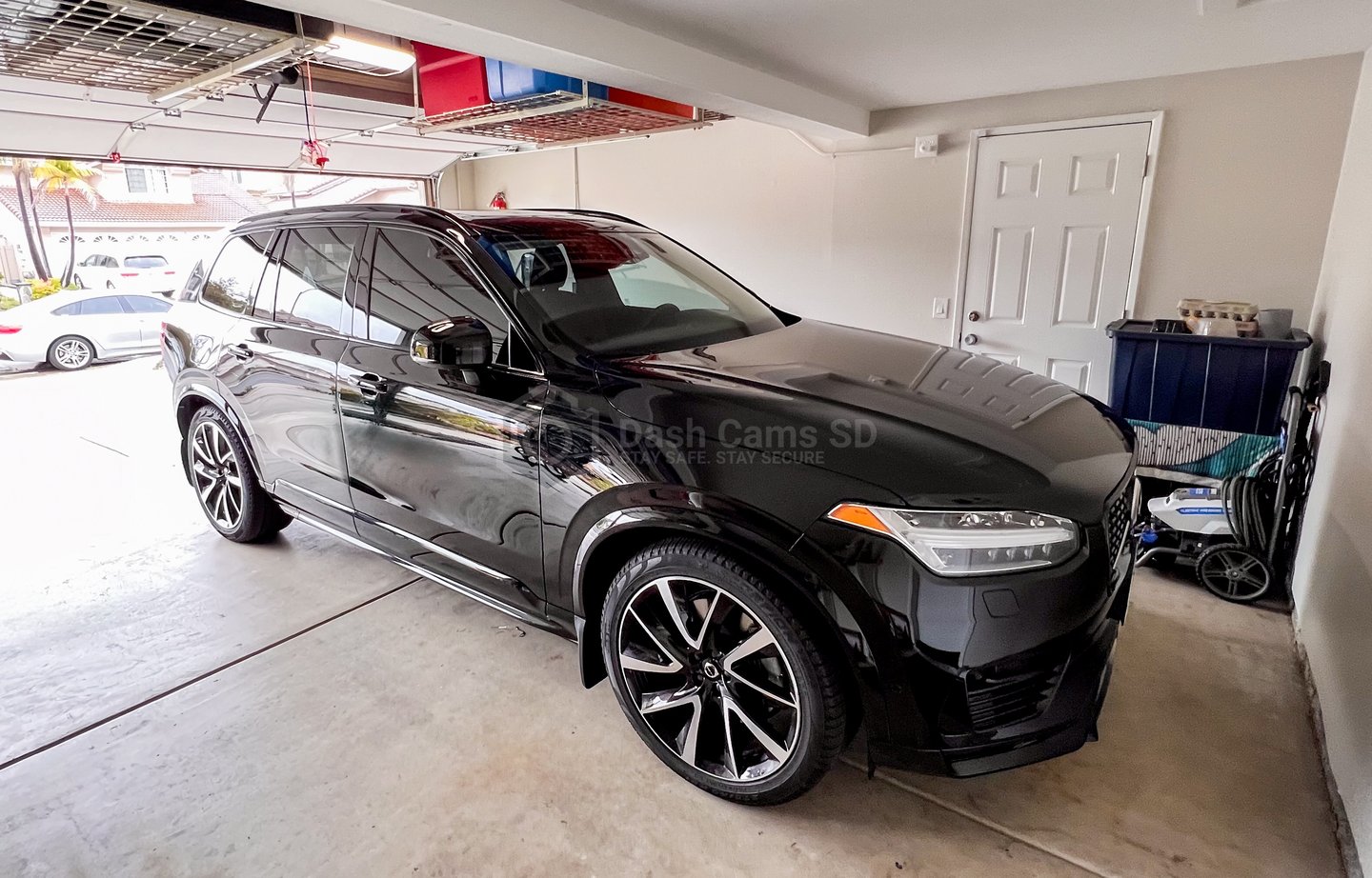 2023 Volvo XC90 black