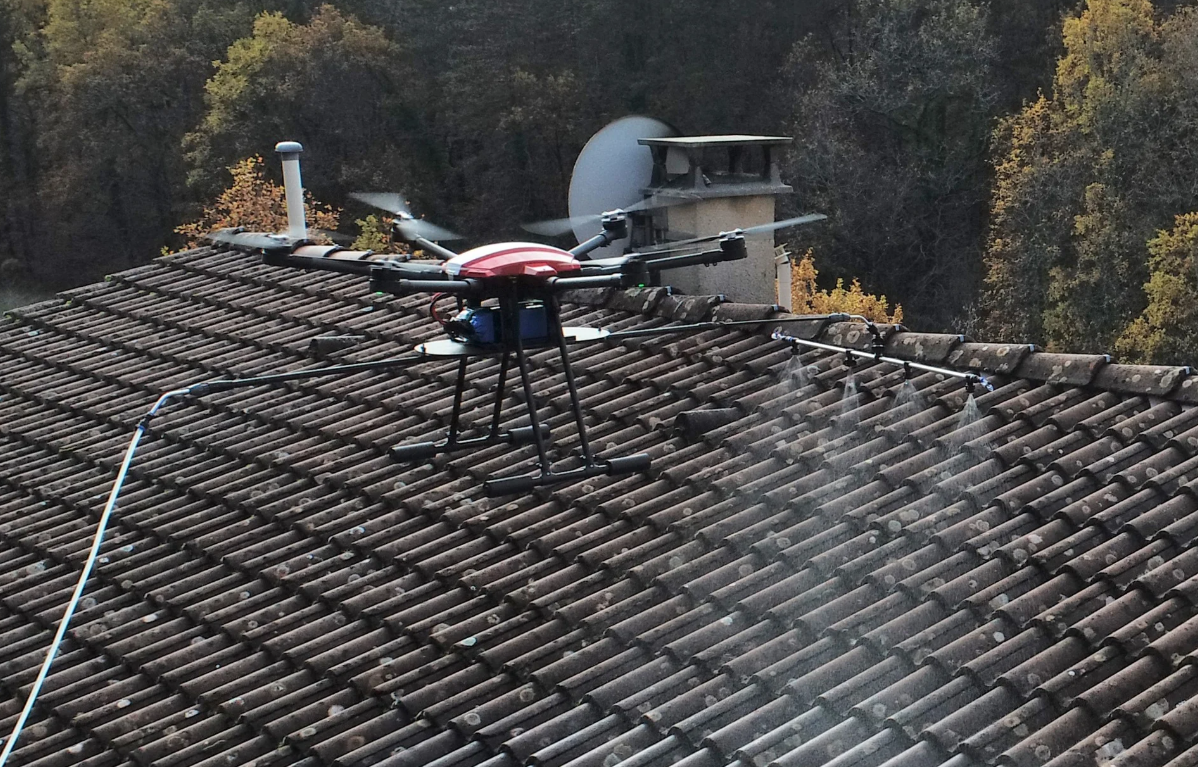 Nettoyage toiture par drone