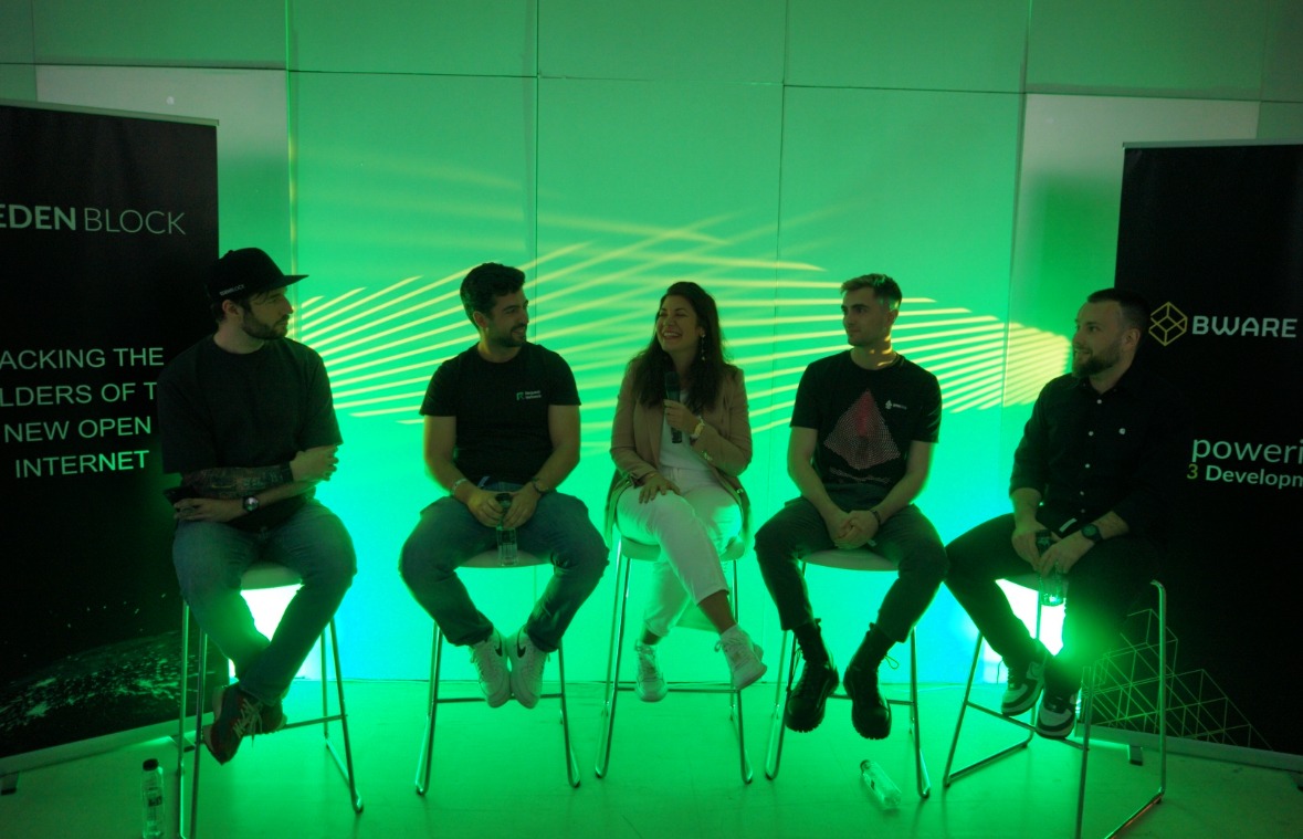 Daiana speaking at the panel