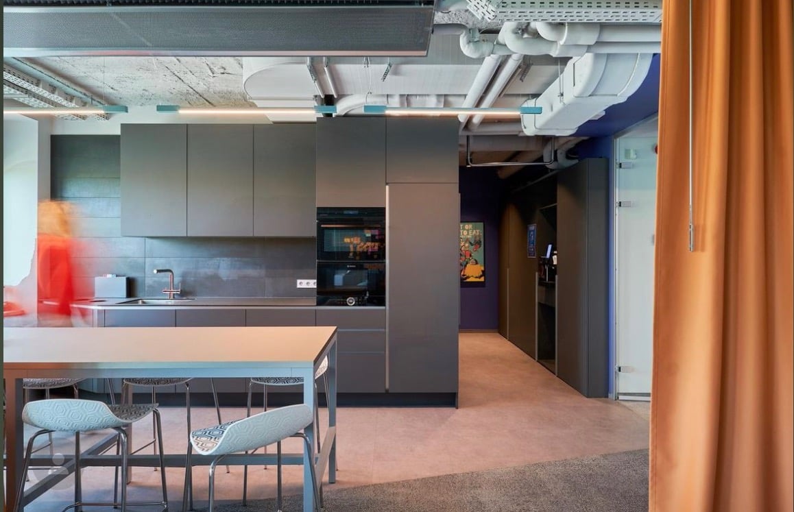 modili pertvara iš akustiniu audiniu