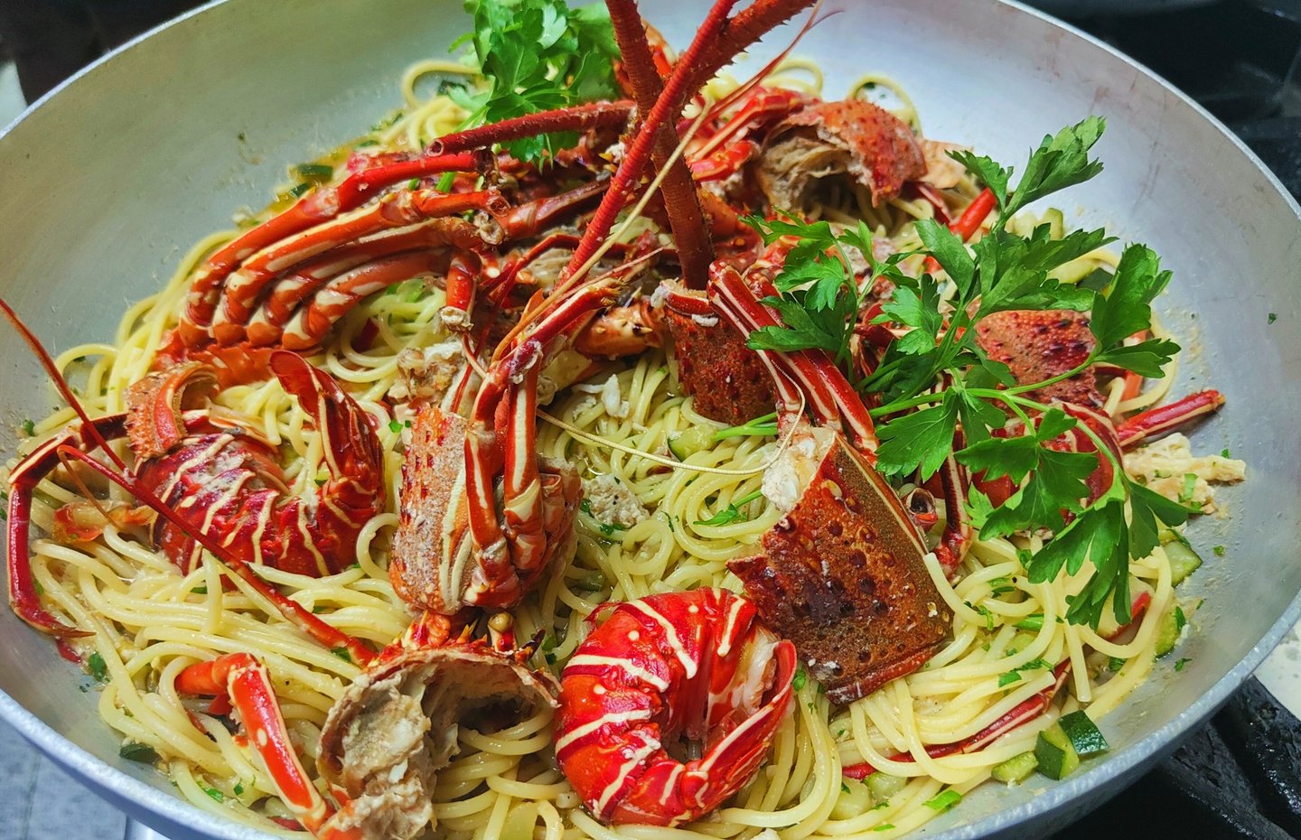 Ristorante a Maio Capo Verde con piatti di pesce fresco e cucina locale