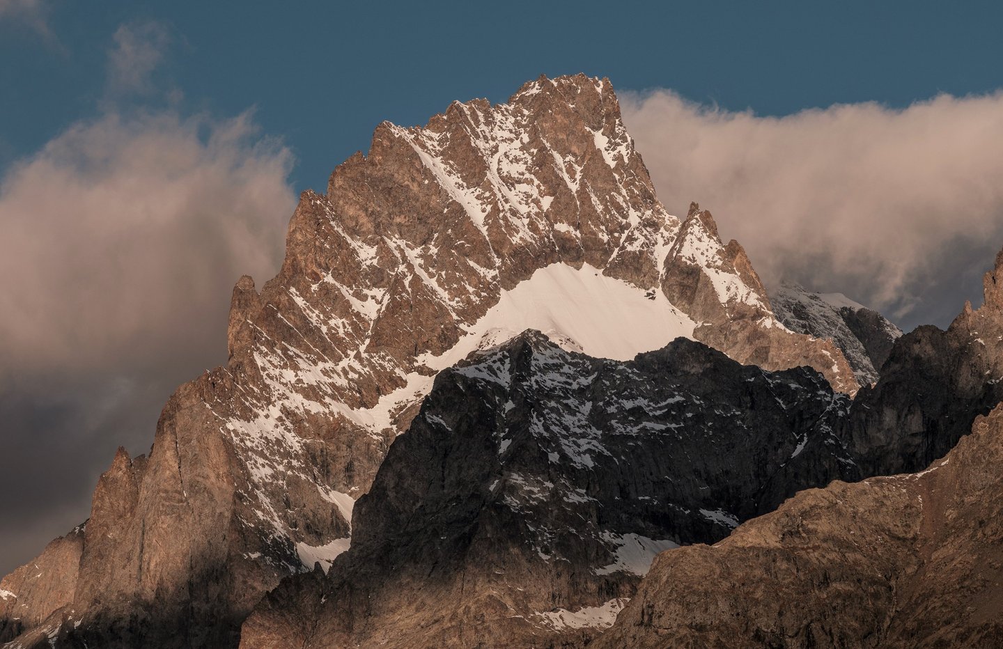 La superbe arête Sud-Sud-Est du Gaspard au petit matin